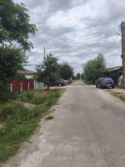 Teren în Izvoarele
