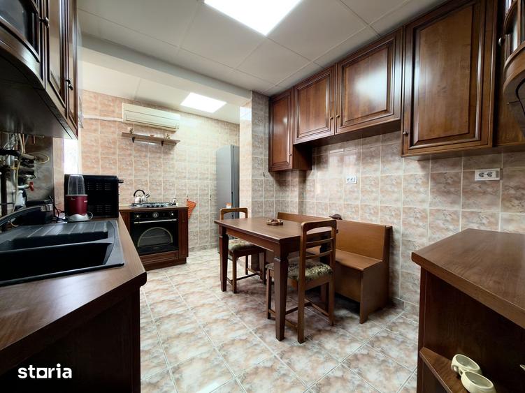 Apartament cu 3 camere semidecomandat în Colentina