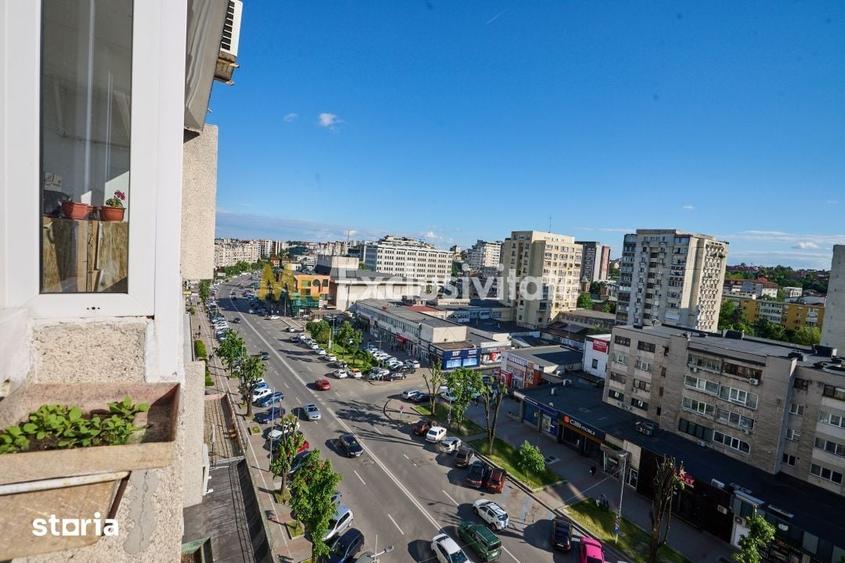 Apartament cu 3 camere decomandat în Calea București
