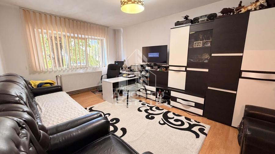Apartament cu 3 camere decomandat în Baba-Dochia
