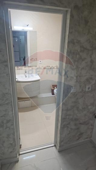 Apartament cu 3 camere decomandat, mobilat în Ultracentral
