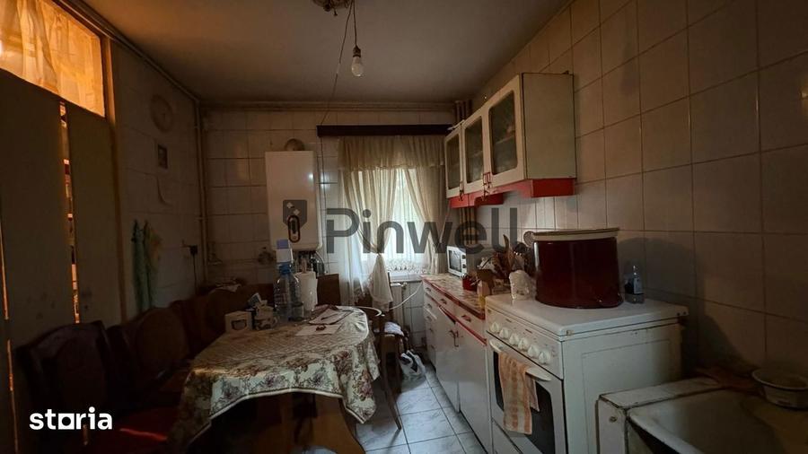 Apartament cu 4 camere decomandat, mobilat în Vitan