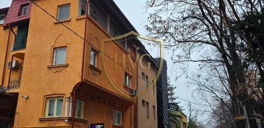 Apartament cu 3 camere semidecomandat, mobilat în 13 Septembrie