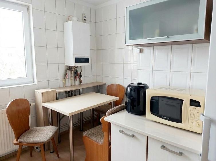 Apartament cu 3 camere decomandat în Lacul Morii