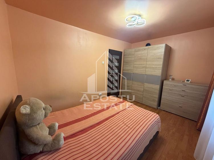 Apartament cu 2 camere semidecomandat, mobilat în Bucovina