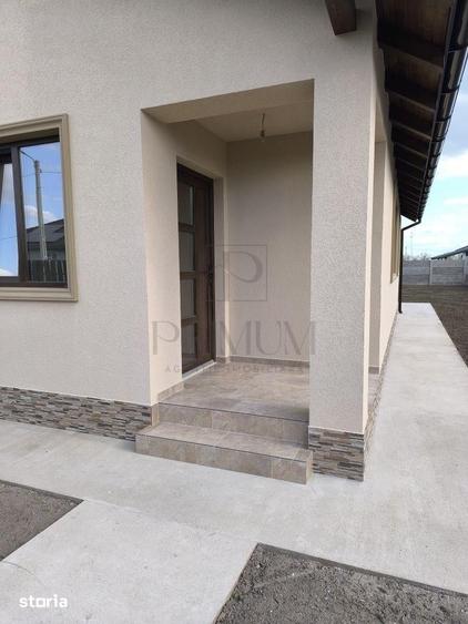 Casă cu 3 camere cu Teren 410 Mp în Sânmihaiu Român