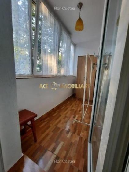 Apartament cu 3 camere semidecomandat, mobilat în Pajura