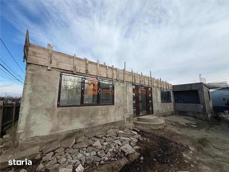 Casă cu 4 camere decomandat cu Teren 1291 Mp în Stâlpu