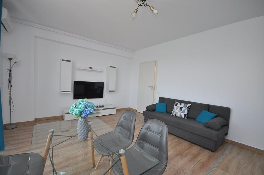 Apartament cu 3 camere decomandat în Drumul Taberei