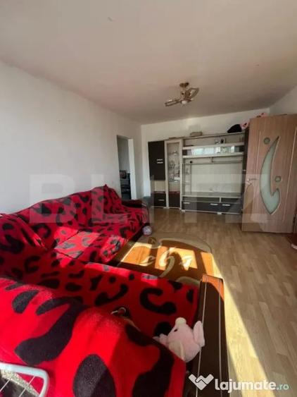 Apartament cu 2 camere semidecomandat, mobilat în Câmpia Turzii
