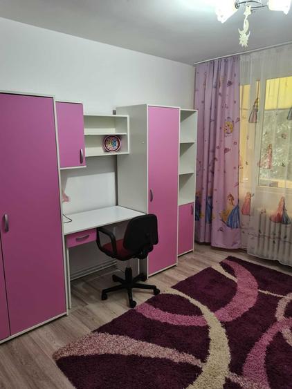 Apartament cu 2 camere semidecomandat în Aleea Carpați