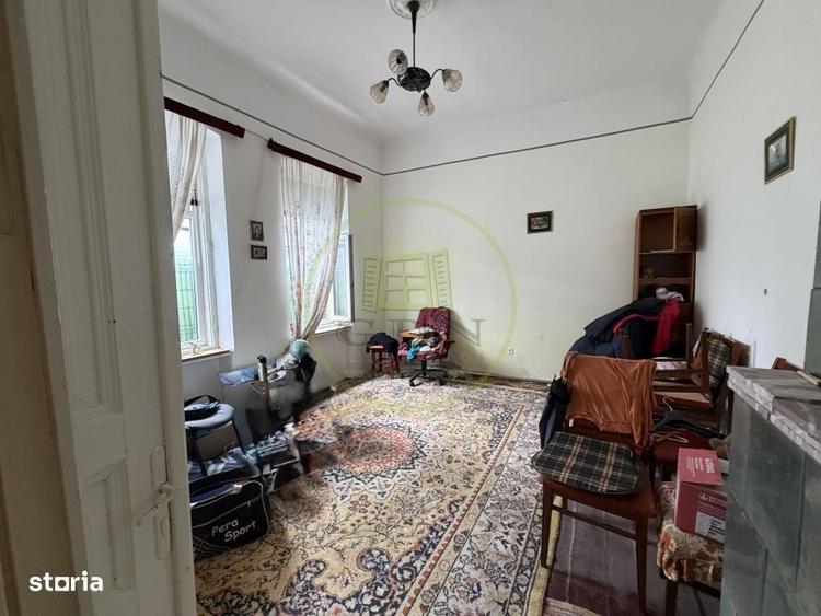 Casă cu 3 camere nedecomandat în Central