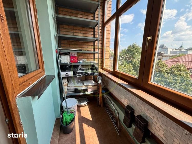 Apartament cu 4 camere semidecomandat în Central