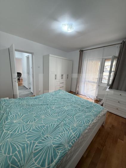 Apartament cu 2 camere, decomandat, modern, zonă centrală, etaj 3 - 3