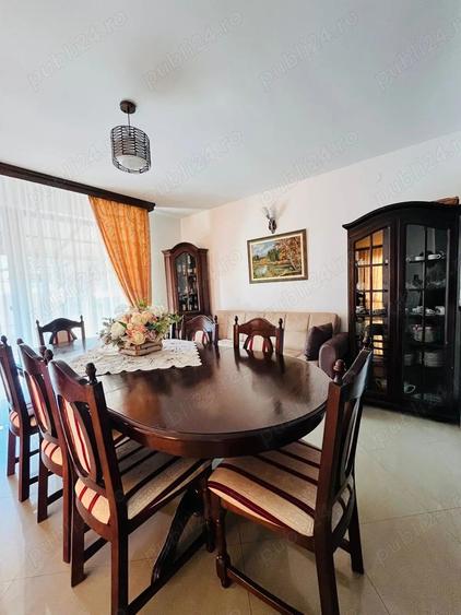 Casă cu 5 camere cu Teren 1500 Mp în Oniceni