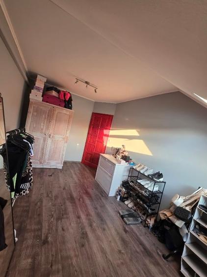 Apartament cu 3 camere în Vărșand