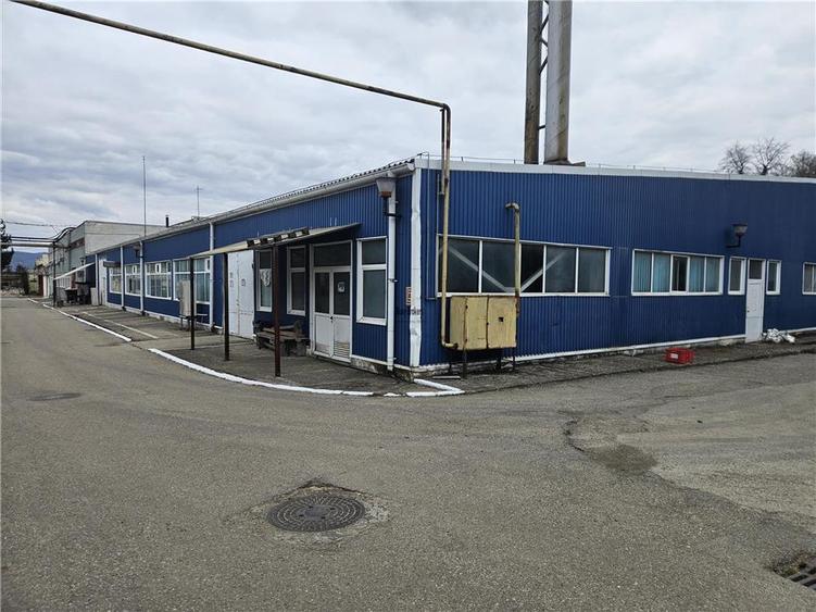 Spațiu industrial, de 600 mp, în Periferie