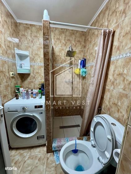 Apartament cu 4 camere decomandat în Micro 16