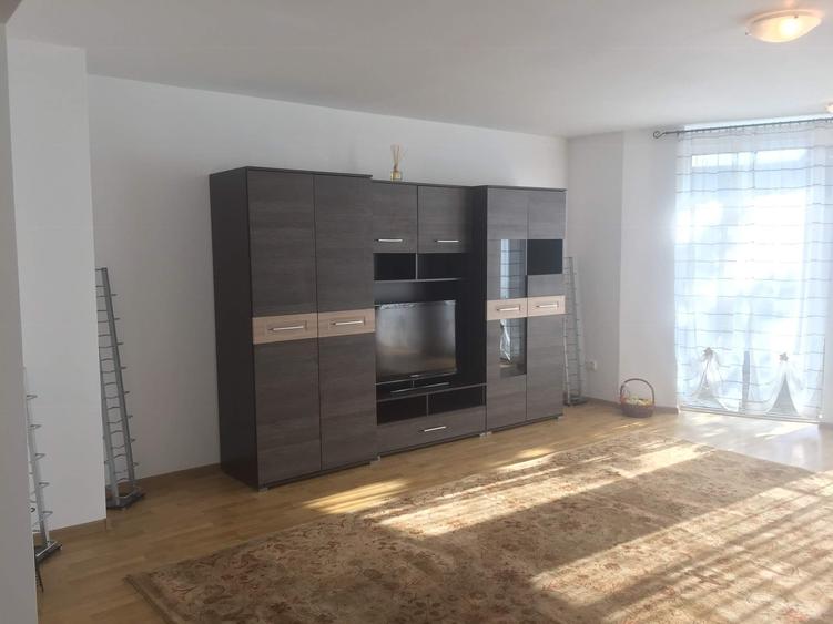 Duplex cu 4 camere cu Canalizare în Trei Stejari