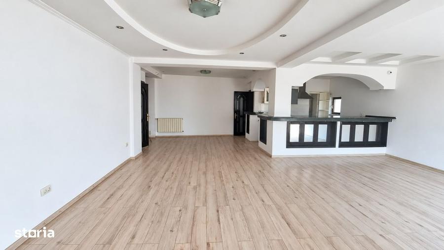 Casă cu 4 camere cu Teren 200 Mp în Central