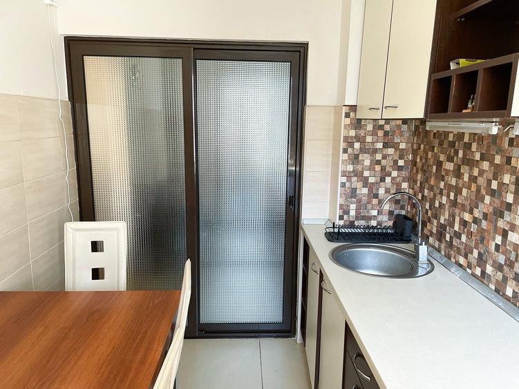 Apartament cu 2 camere semidecomandat, mobilat în Titan