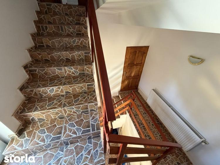 Casă cu 9 camere cu Teren 515 Mp în Central