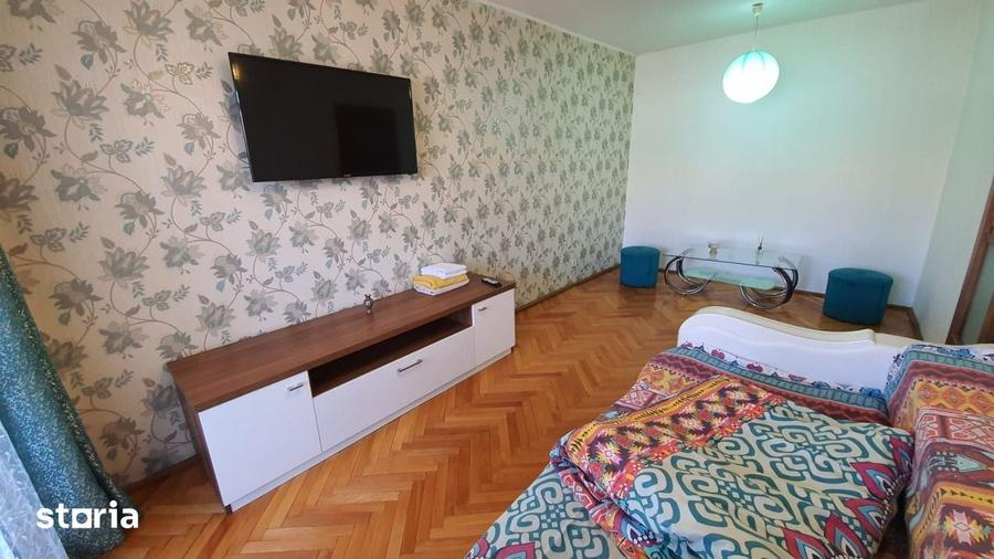 Garsonieră decomandată în Central