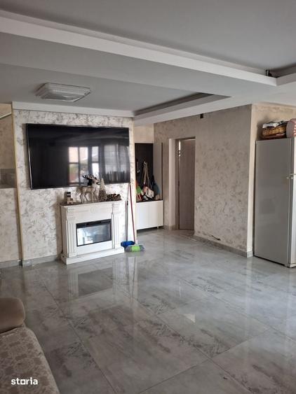 Casă cu 4 camere în Giulești