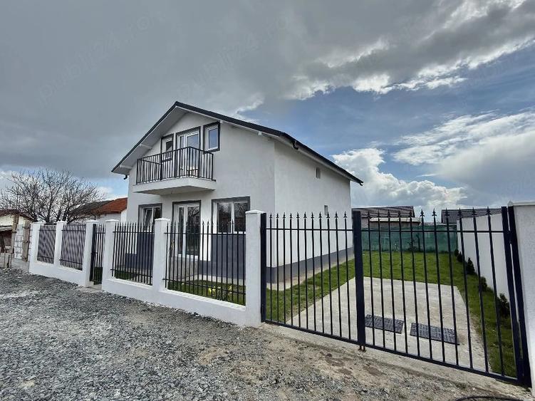 Casă cu Teren 200 Mp în Lumina