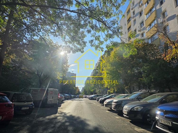 Apartament cu 3 camere decomandat, mobilat în Dristor