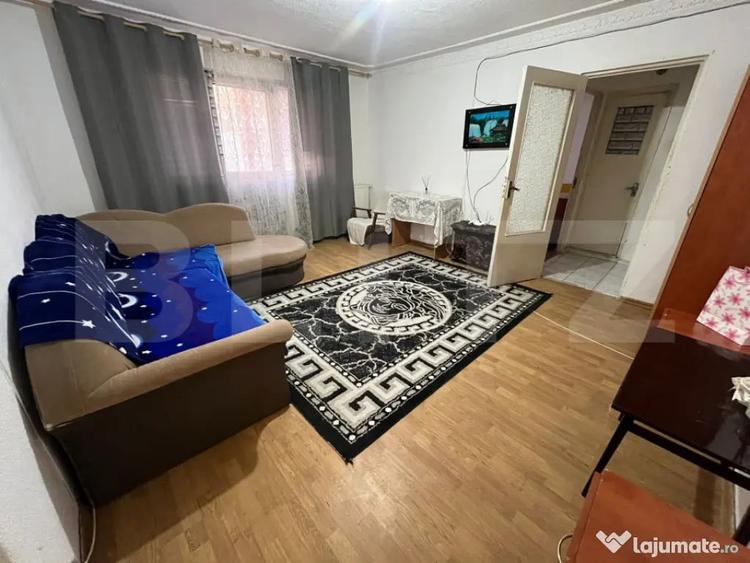 Apartament cu 2 camere semidecomandat, mobilat în Micro 11
