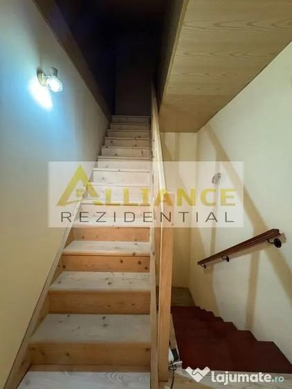 Casă cu 7 camere cu Teren 1086 Mp în Pădurișu