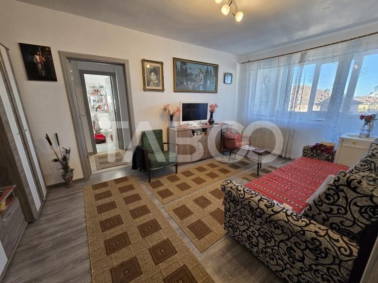 Apartament cu 2 camere semidecomandat, mobilat în Mihai Viteazul