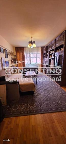 Apartament cu 4 camere în Unirii Sud