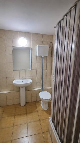 Apartament cu 4 camere decomandat în Gorjului