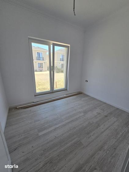 Casă cu 4 camere cu Teren 250 Mp în Central