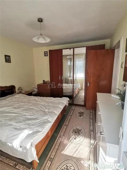 Apartament cu 3 camere decomandat în Alexandriei