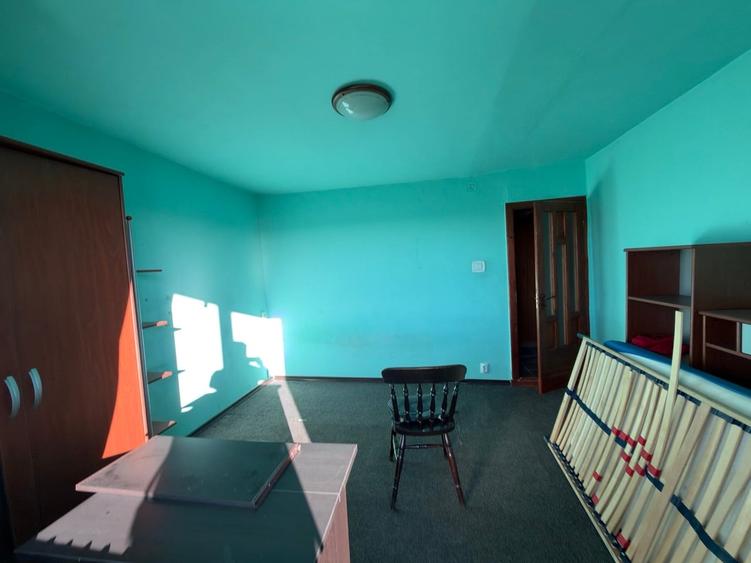Apartament cu 3 camere decomandat în Steaua