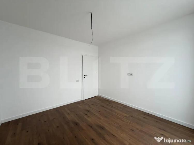 Apartament cu 4 camere semidecomandat în Torontalului