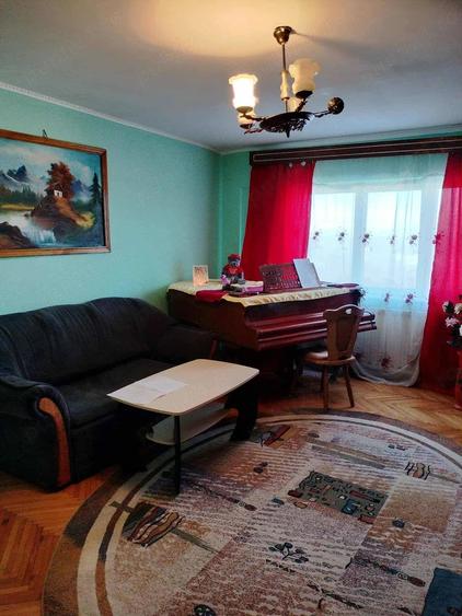 Apartament cu 3 camere decomandat în Semicentral
