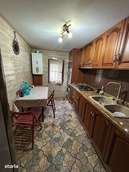 Apartament cu 3 camere decomandat în Central