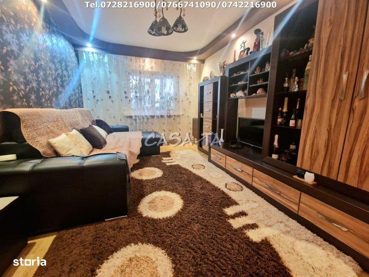 Apartament cu 4 camere decomandat în Central