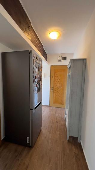 Apartament cu 2 camere semidecomandat, mobilat în Girocului