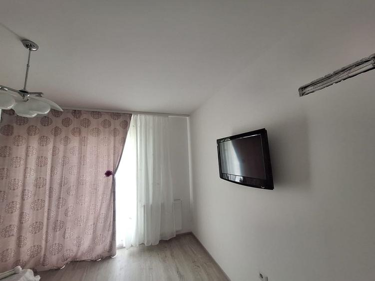 Garsonieră decomandată în Central