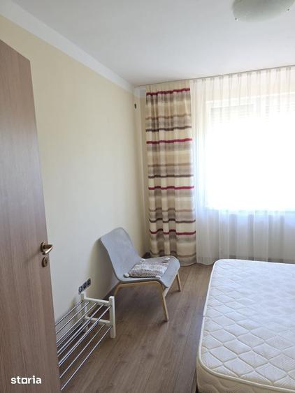 Apartament cu 3 camere în Cetate