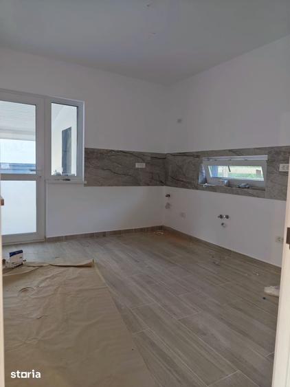 Casă cu 4 camere cu Teren 370 Mp în Joița
