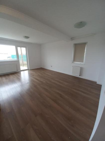 Casă individuală cu 5 camere cu Teren 500 Mp în Exterior Vest