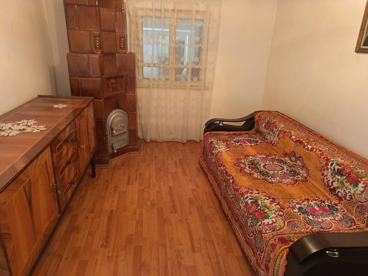Casă cu 4 camere cu Teren 2000 Mp în Zănești
