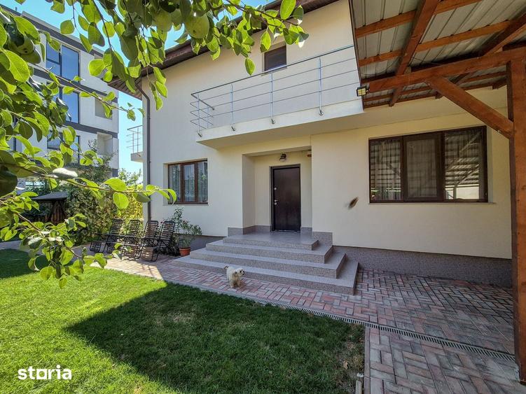 Casă cu 6 camere cu Teren 489 Mp în Central