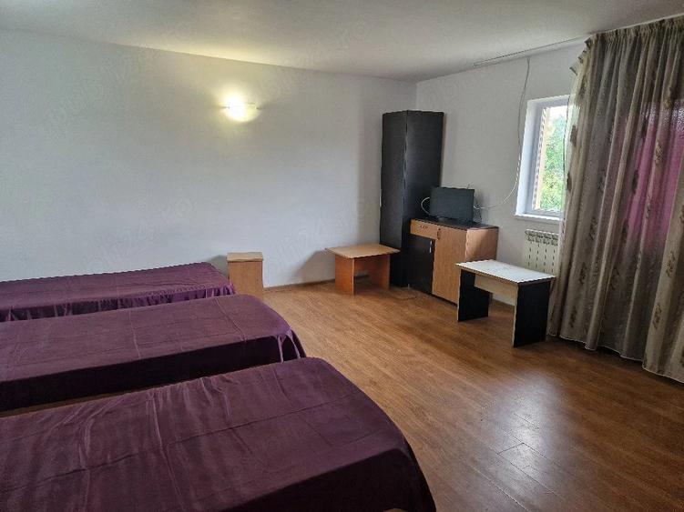 Casă cu 10 camere cu Teren 300 Mp în Central
